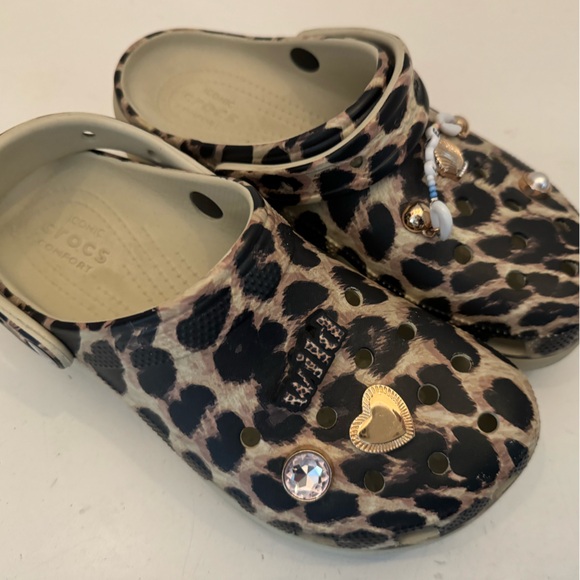 Cheetah Leopard print platform Crocs with unique wild charms - Picture 2 of 2